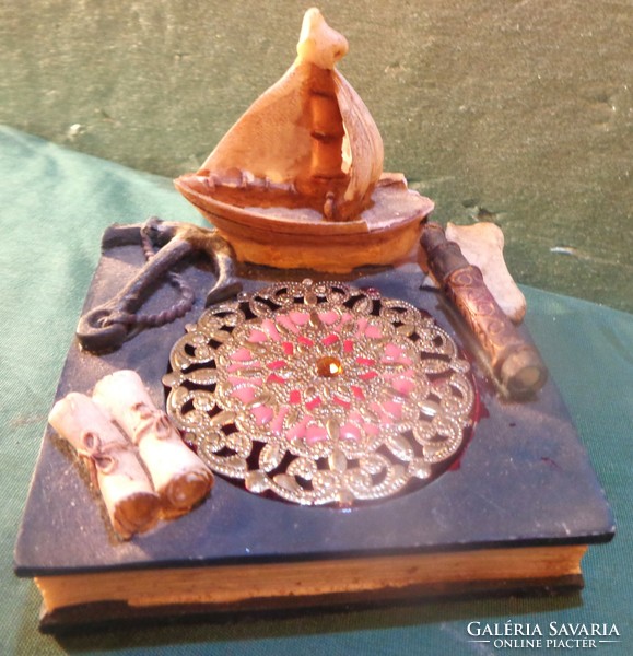 Navigation ship ceramic relic