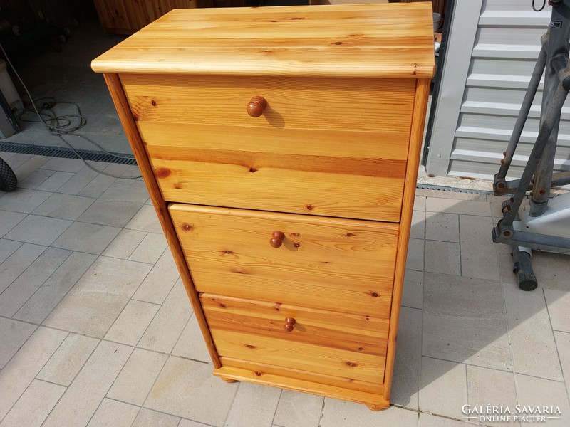 A 3-compartment claudia pine shoe cabinet for sale. Furniture of Rs. Furniture is in good condition, no scratches. Measure