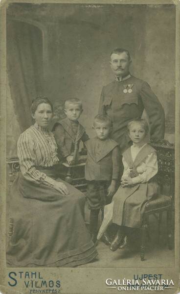 1907 December. Philip family, studio recording. Vilmos Stahl, photographic studio, Újpest. Original