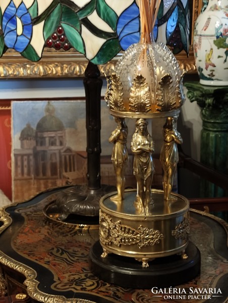 Amazing empire centerpiece (kinalo)