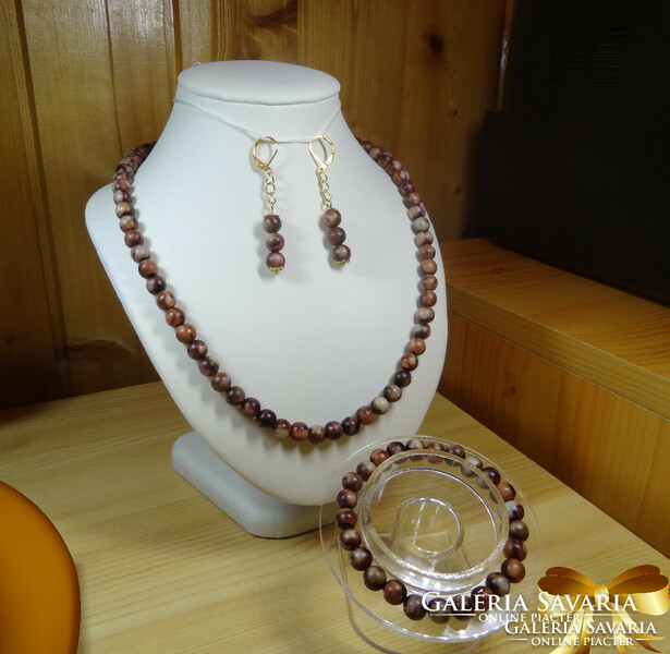 Jewelry set made of beautiful acrylic pearls similar to zebra jasper mineral.