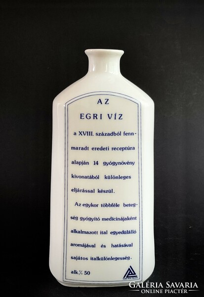 Alföldi showcase Eger water botella pouring porcelain bottle