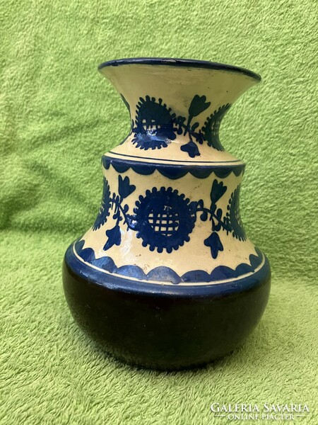 Popular art nouveau ceramics!