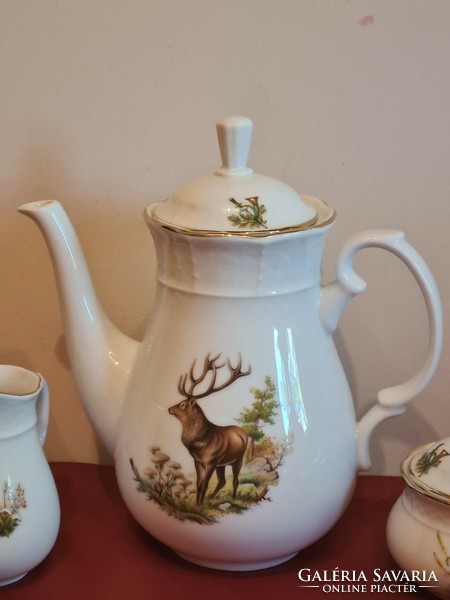 Porcelain coffee set with a hunting motif, remaining wild, with forest animals