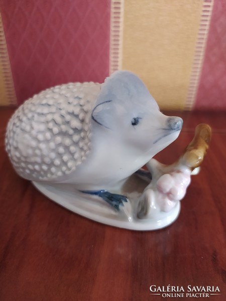 Zsolnay - hedgehog figurine, beautifully painted, flawless, display case condition, marked, 10 x 7 x 5 cm