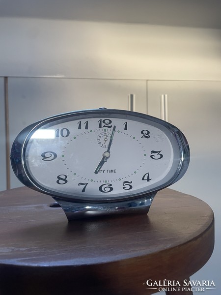 Space age large oval chrome clock from the 70s