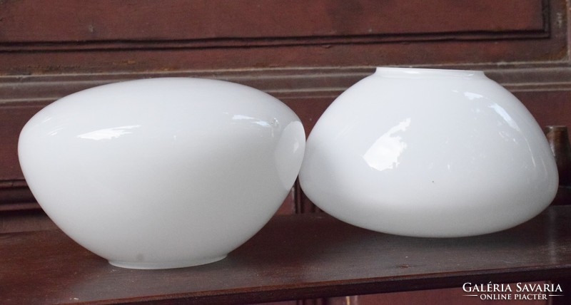 Lámpabúra art-deco stílus , fehér kétrétegű opál üveg , lámpa , búra 19,5 x 11,5 cm x2db. , ø 7,5cm