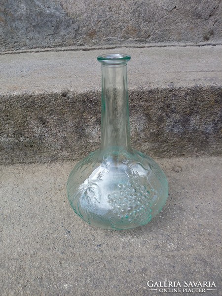 Pouring/pouring, decanting glass, grape pattern