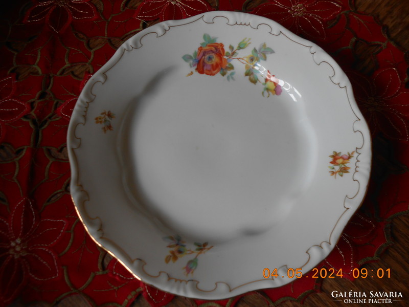 Zsolnay vadrózsa mintás lapos tányér I