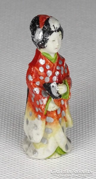 1R168 Régi kisméretű porcelán japán gésa 6.2 cm