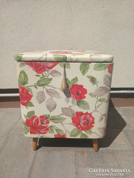 Vintage boho puff szennyes tartó. Alkudható.