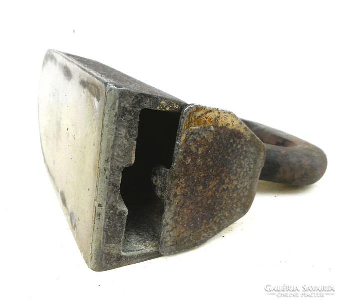 Antique charcoal iron (medium)