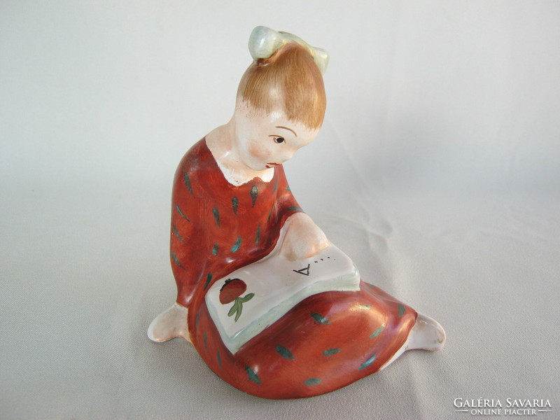 Bodrogkeresztúr ceramic little girl reading a book