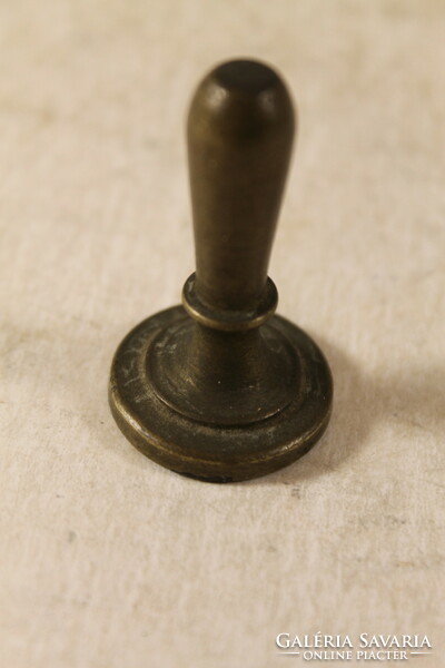 Antique bronze seal press 165