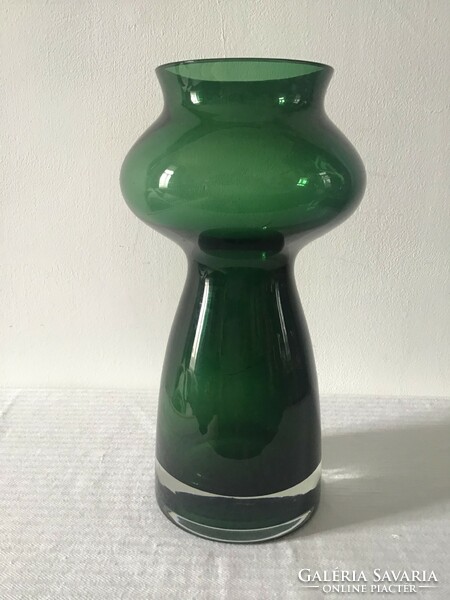 Zöld üveg váza 25cm.