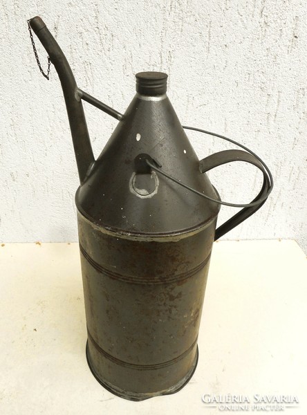 Old oil, petroleum tin can (large)