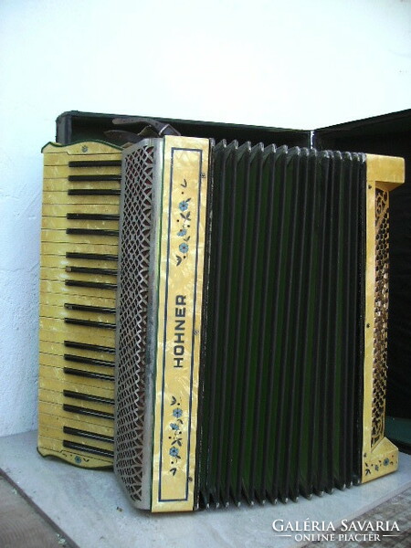 Honner 120 as bass. Tango accordion