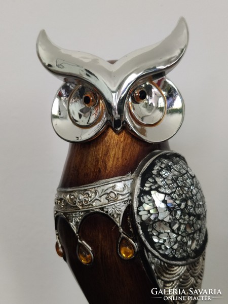 Owl statue with wonderful decoration