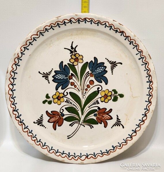Hódmezővásárhely, colorful floral, wavy line pattern, white glazed folk ceramic wall plate (3038)
