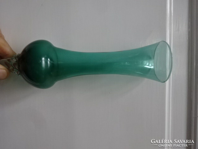 Talpas üveg pohár, zöld üvegű, magassága 25,5 cm. Vanneki!