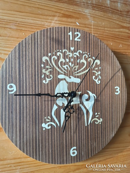 Magic deer wall clock