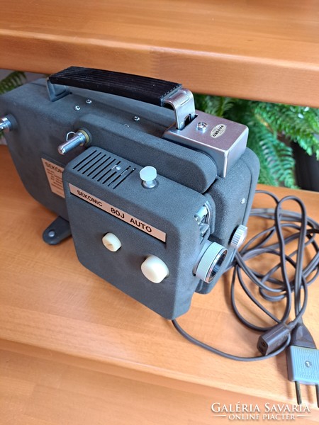 8 mm film projector Sekonic 80j auto brand