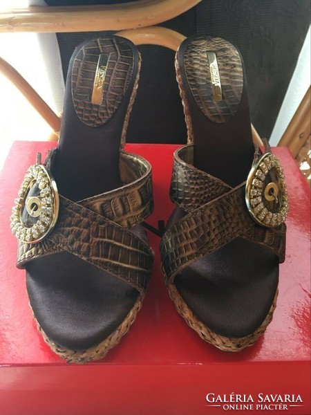Kenzia full sole elegant street slippers - size 38
