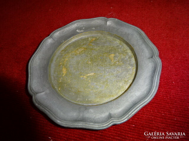 No picture zinn mini wall plate. Its diameter is 10.5 cm. Jokai.