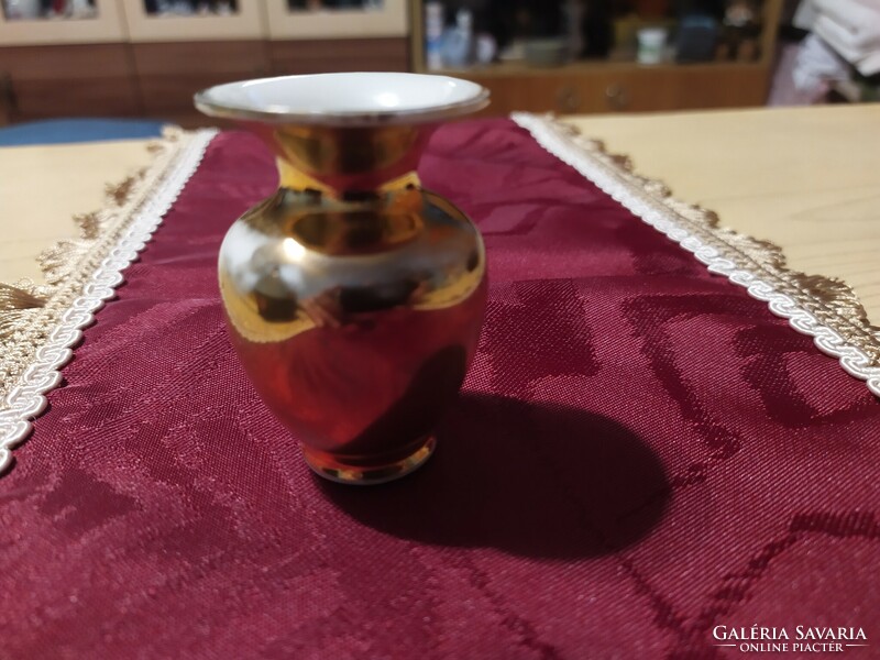 Porcelán miniatűr aranyozott régi váza jelzett 6 cm