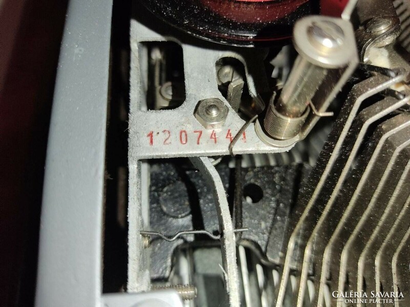 Kuriózum TORPEDO 18 QWERTZ írógép
