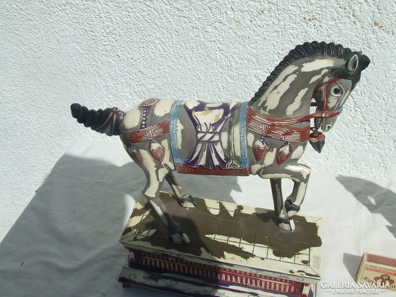 Chinese horse couple statue in ivoirine