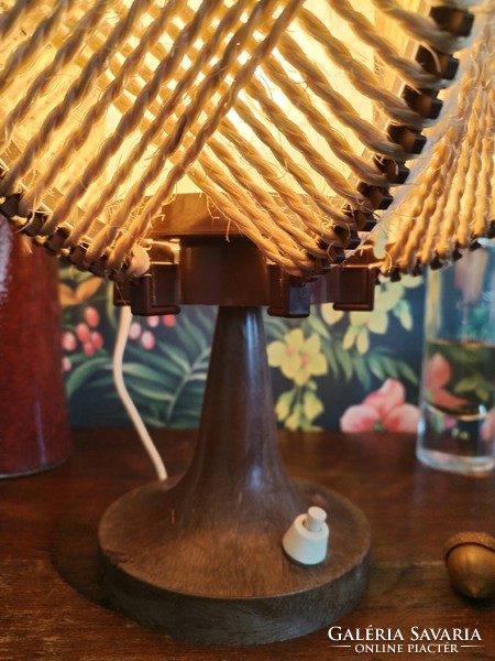 Asztali lámpa - rattan hálósan