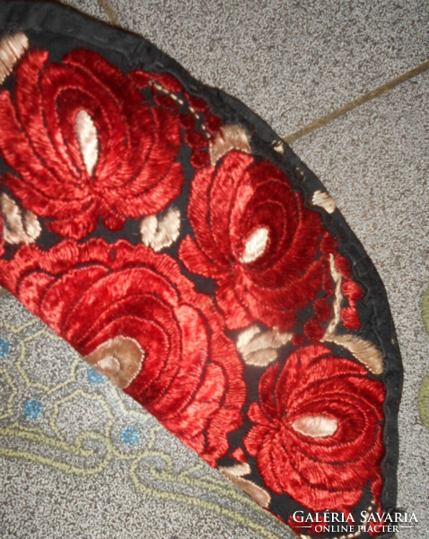 ++Antique matyó silk embroidery is beautiful and professional, not faded, not worn.