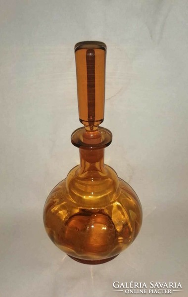 Antique amber-colored glass beverage bottle (22/d)
