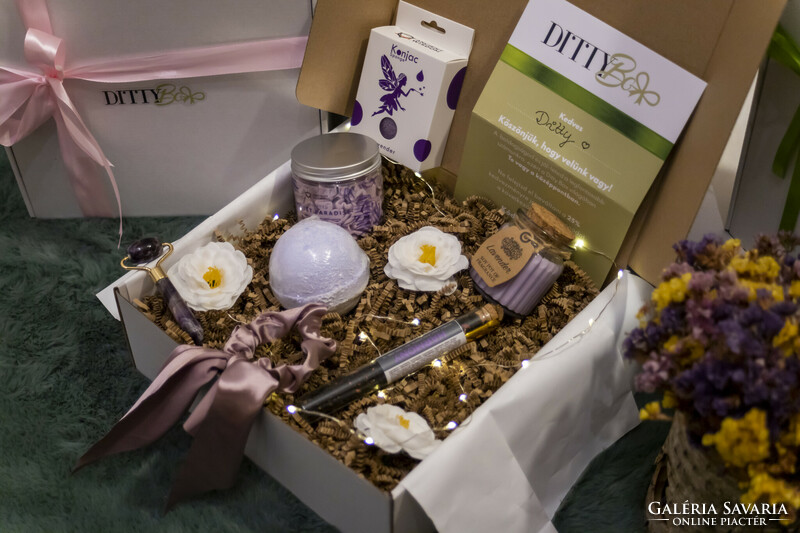 Violet box for lavender fans