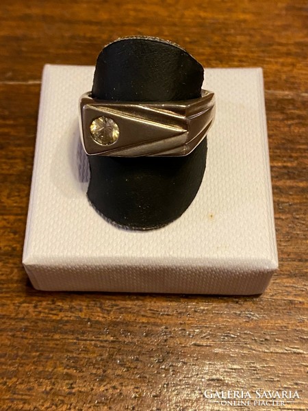 New! Silver, 925 hallmarked men's signet ring. Zirconia stone. Size: 67