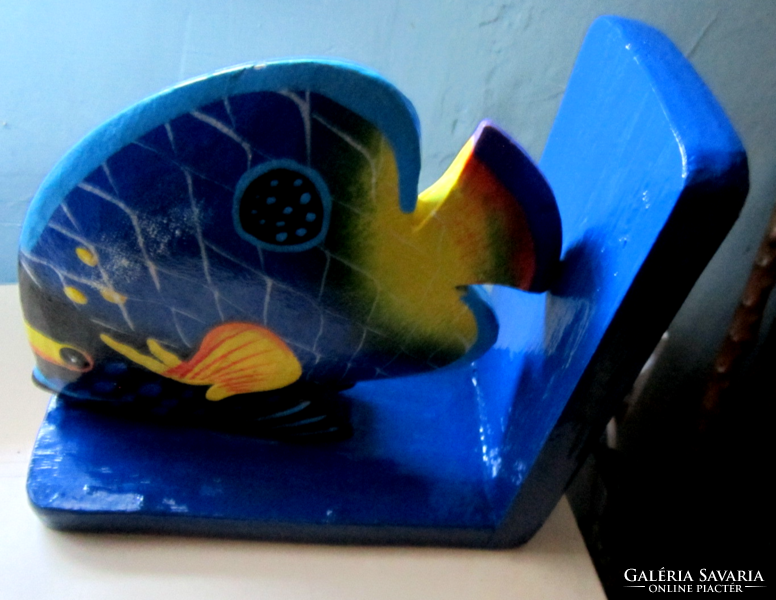 Fish bookend