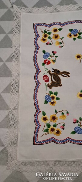 Easter embroidered tablecloth 2 (m4697)