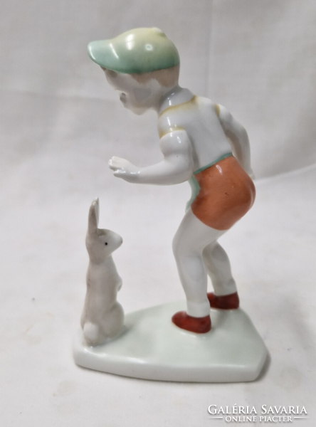 Aquincumi fiú nyuszival porcelán figura hibátlan állapotban 12 cm.