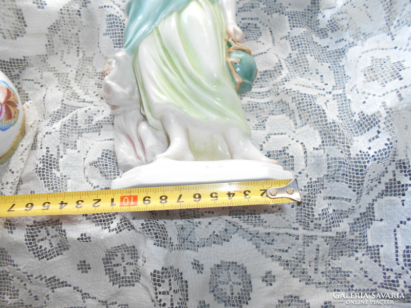 Ó Herend porcelain mother and child with coat of arms pressed into a 26-27 cm mass