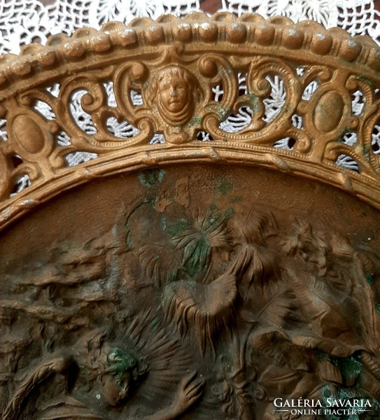 Antik bronz v. réz dombormű központú falitányér a 19. századból " Elveszett paradicsom" Ádám és Éva