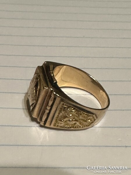 18K gold equestrian ring in antique condition for sale! Price: 158,000.-
