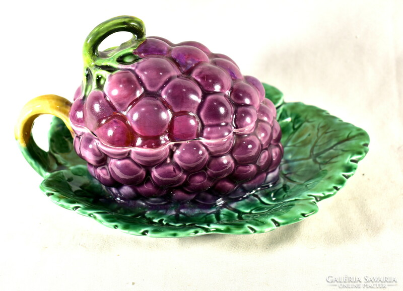 Grape firural sarreguemines majolica painted earthenware pate? Covered counter