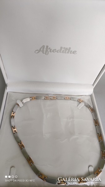 Afrodithe bizsu divat ékszer nyaklánc  dobozában