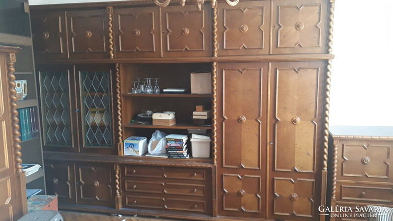 Colonial wardrobe for sale in excellent condition!