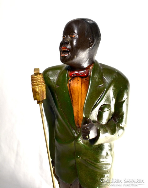 Negro jazz singer ... Large spectacular statue !!!
