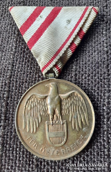Ferenc józsef fűr Österreich award on military original ribbon.