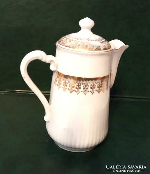 Aranyozott tej-tejszín kiöntő porcelán kancsó, antik porcelán