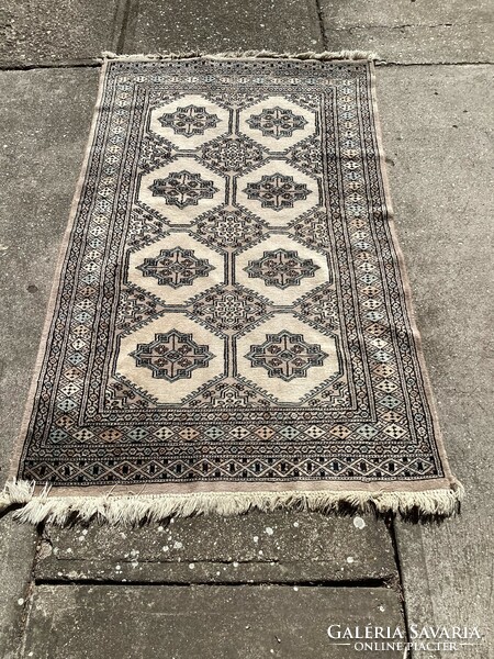 Hand-knotted Persian carpet 156x93 cm.