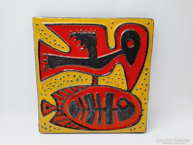 Zsolnay pirogránit falikép, madár hallal, 25 x 24 cm